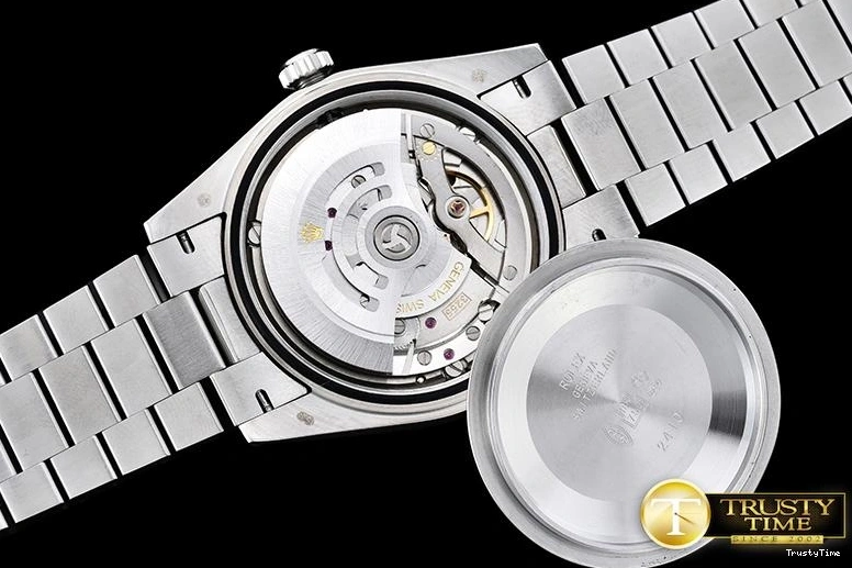 0413 RDD0207C – DayDate SunProtective 674